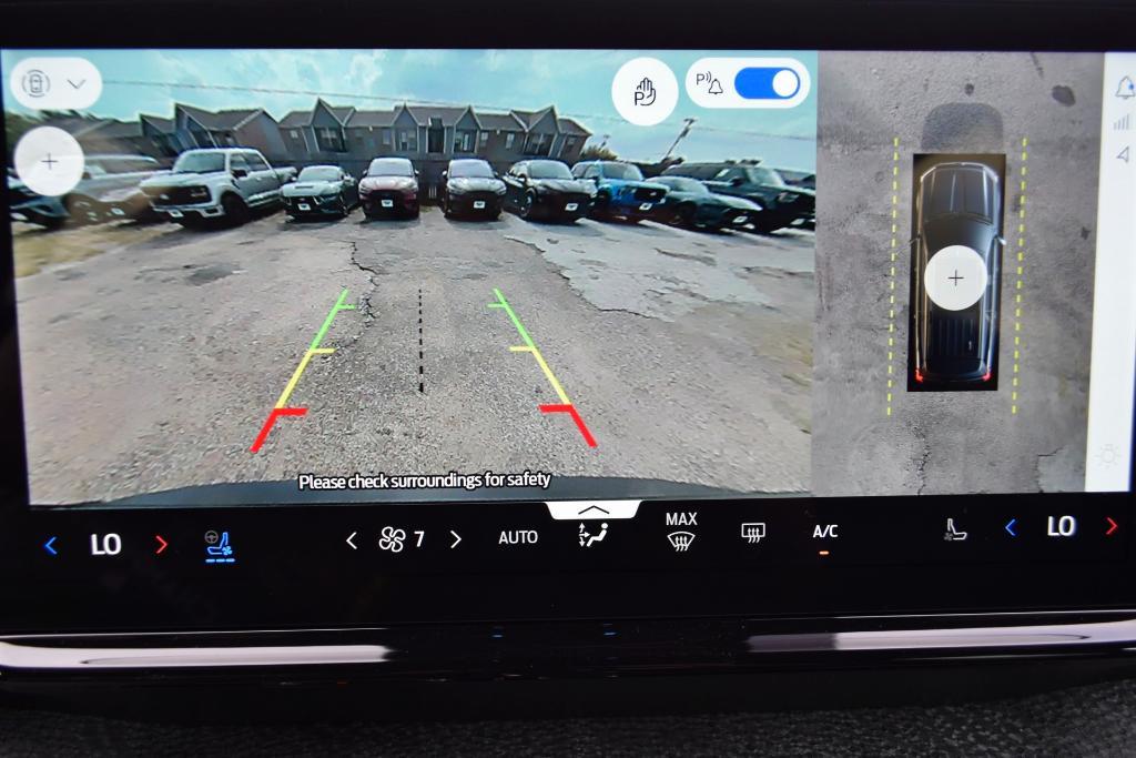 new 2025 Ford Expedition car, priced at $80,678