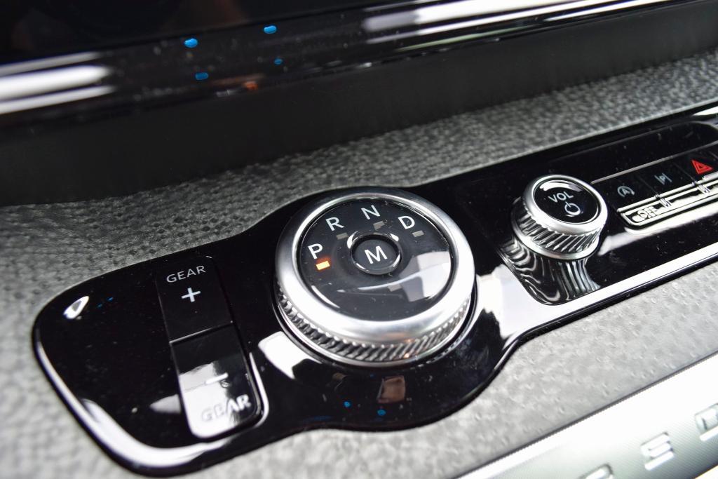 new 2025 Ford Expedition car, priced at $80,678