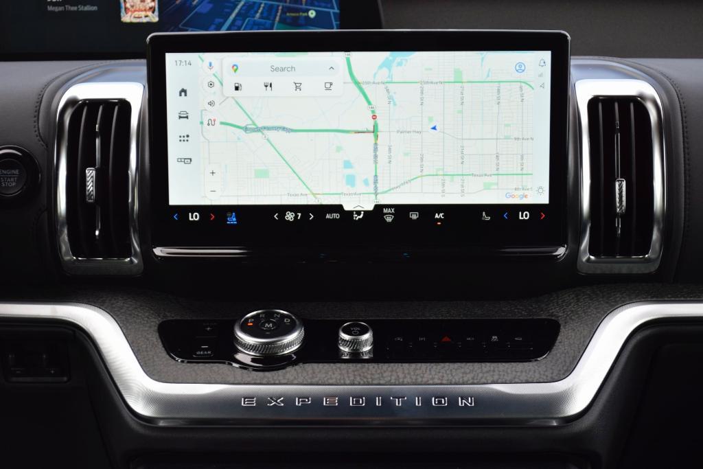 new 2025 Ford Expedition car, priced at $80,678