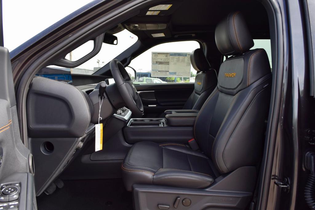 new 2025 Ford Expedition car, priced at $80,678