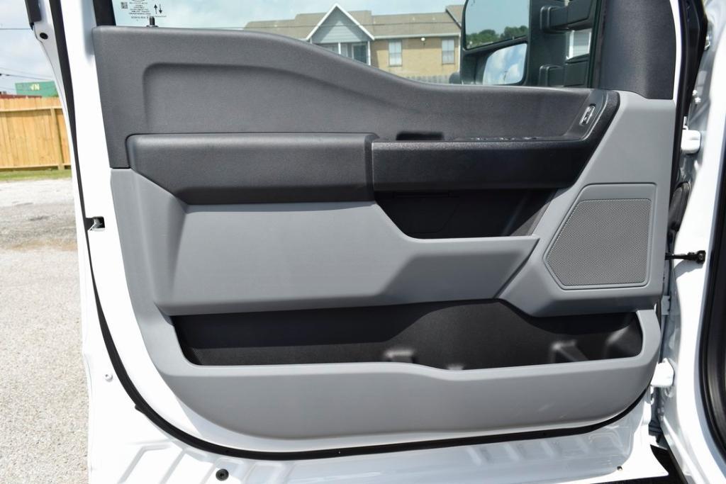 new 2025 Ford F-250 car, priced at $58,429