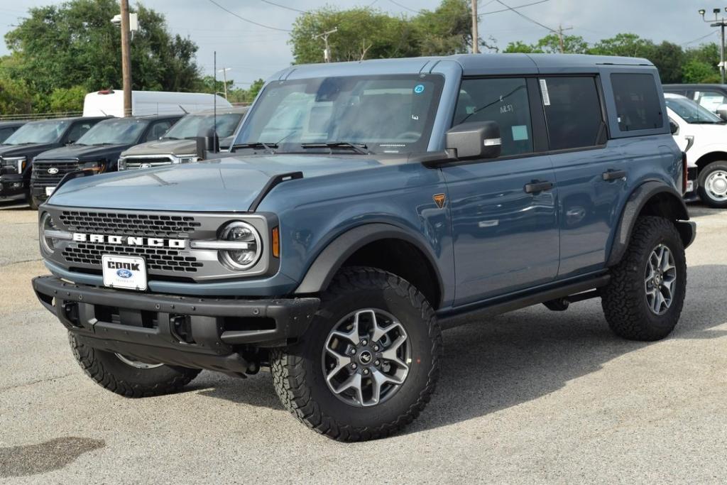 new 2025 Ford Bronco car, priced at $61,957