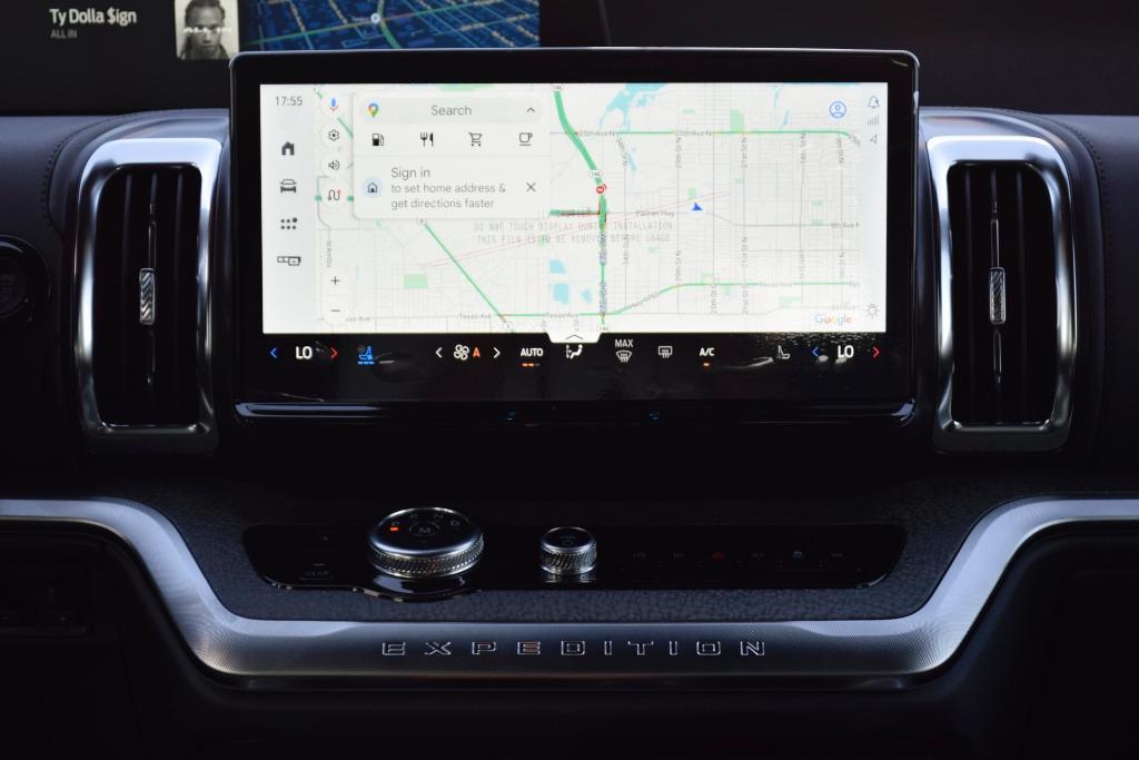 new 2025 Ford Expedition car, priced at $80,842