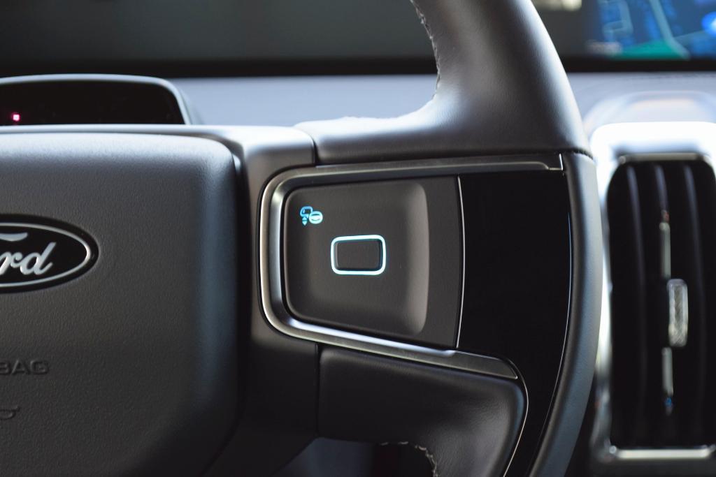 new 2025 Ford Expedition car, priced at $80,842