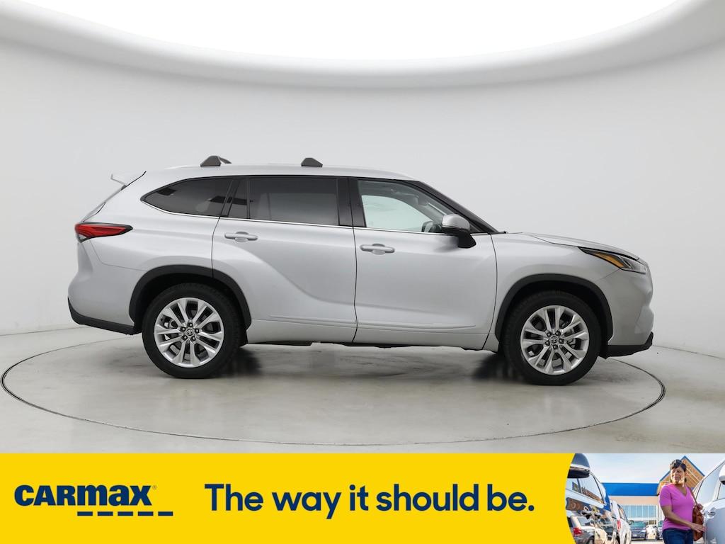 used 2022 Toyota Highlander Hybrid car, priced at $41,998