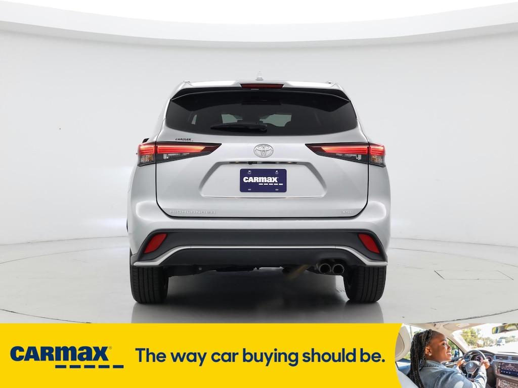 used 2024 Toyota Highlander car, priced at $42,998