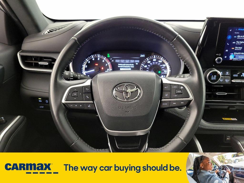 used 2024 Toyota Highlander car, priced at $42,998