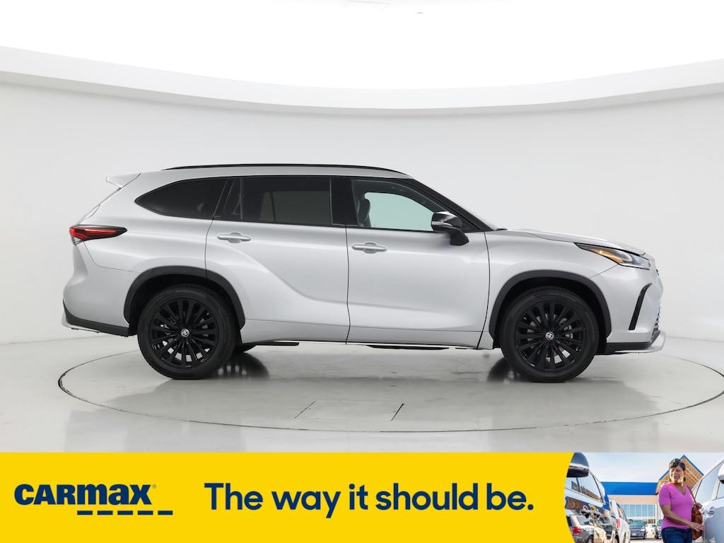 used 2024 Toyota Highlander car, priced at $42,998