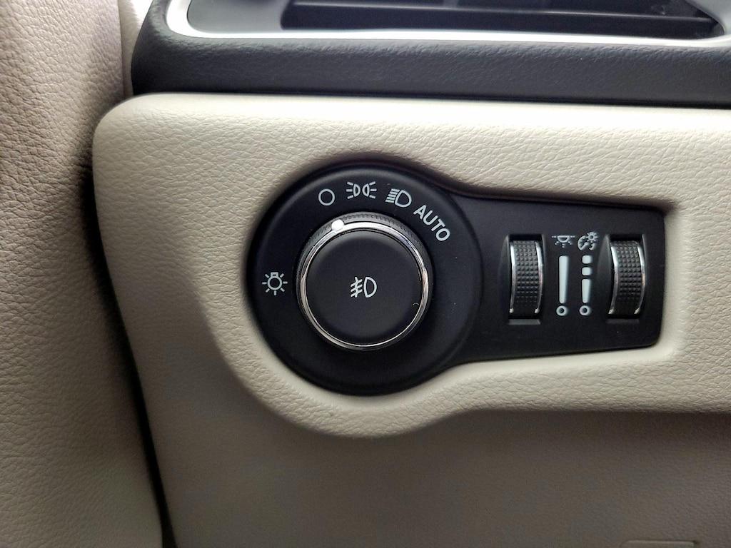 used 2021 Chrysler Pacifica car, priced at $26,998