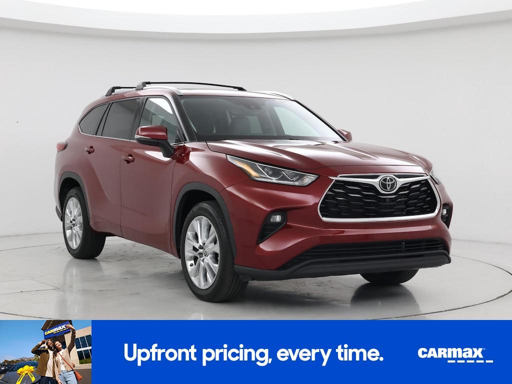 used 2022 Toyota Highlander car, priced at $35,998