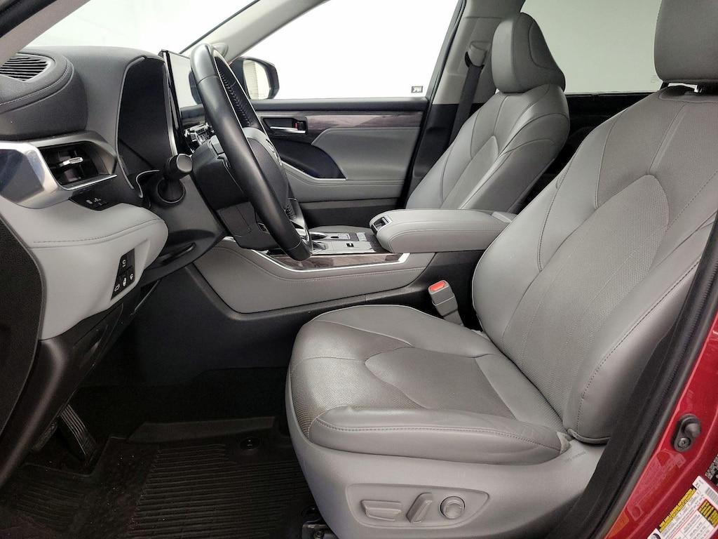 used 2022 Toyota Highlander car, priced at $35,998