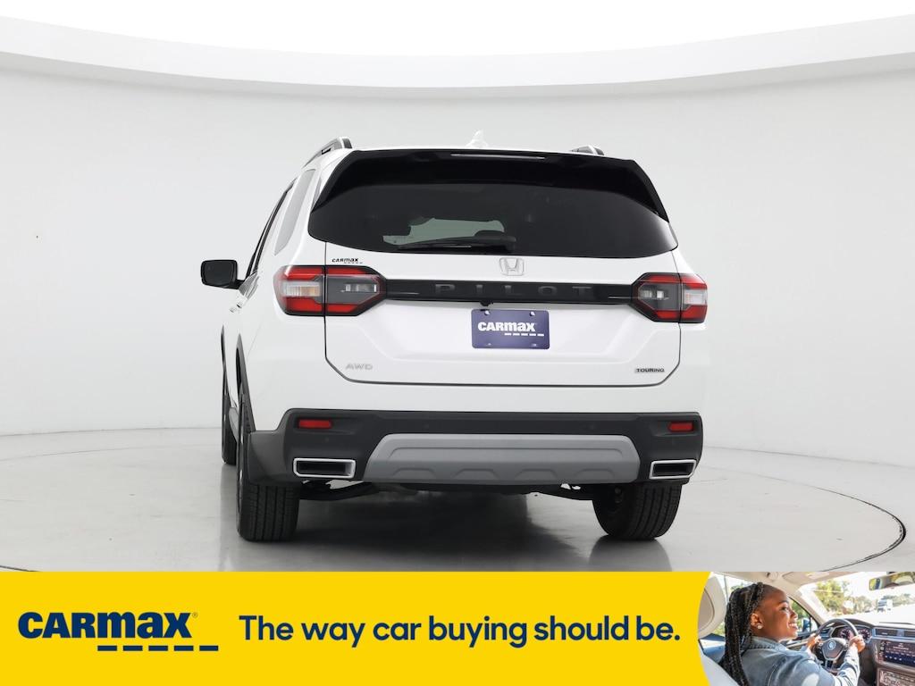 used 2025 Honda Pilot car, priced at $47,998