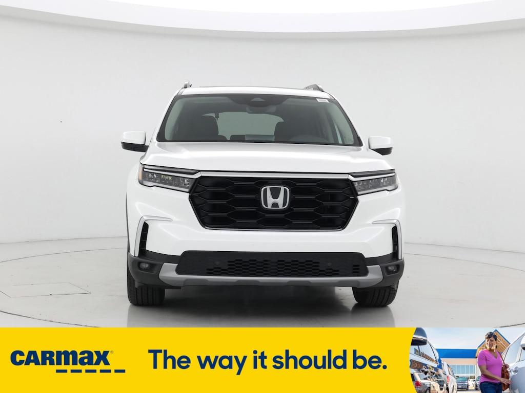 used 2025 Honda Pilot car, priced at $47,998