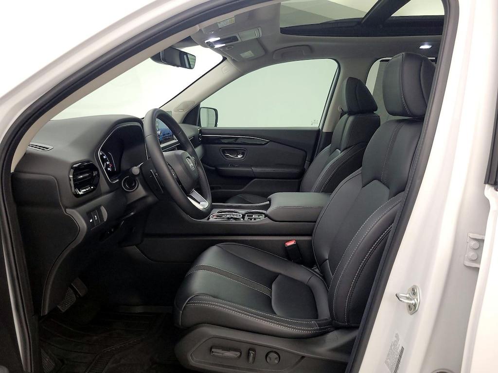 used 2025 Honda Pilot car, priced at $47,998