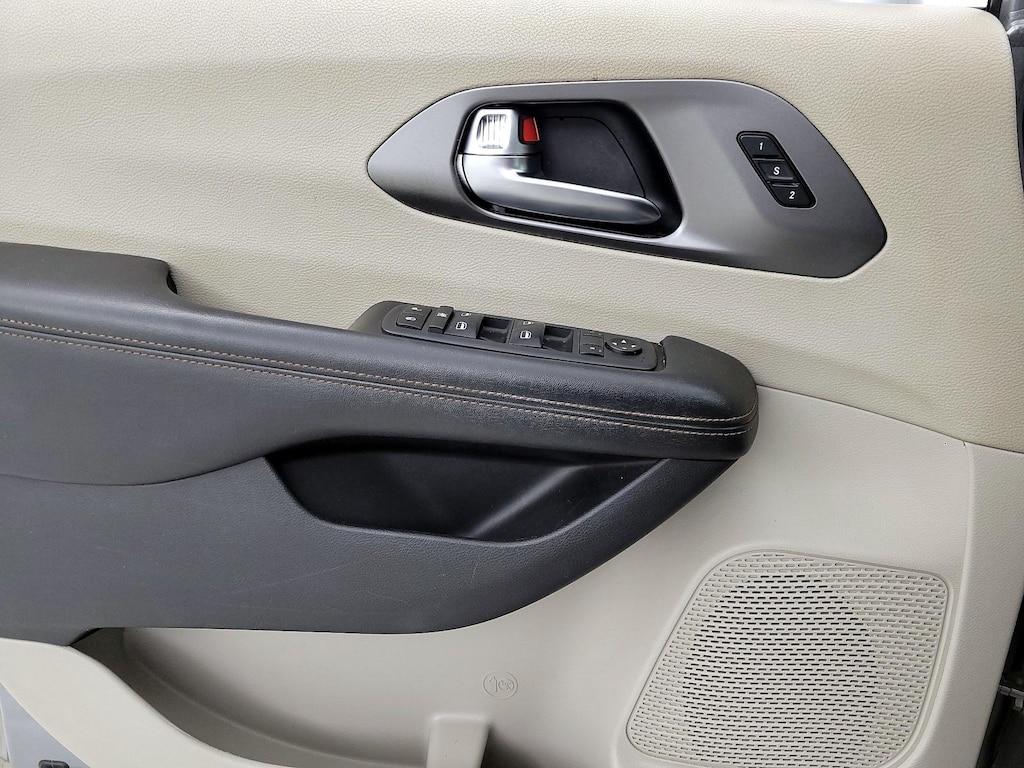 used 2020 Chrysler Pacifica car, priced at $21,998