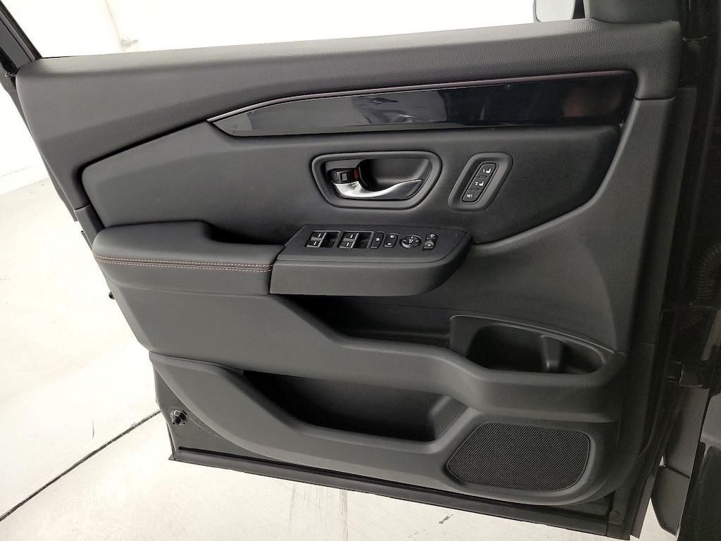 used 2023 Honda Pilot car, priced at $41,998