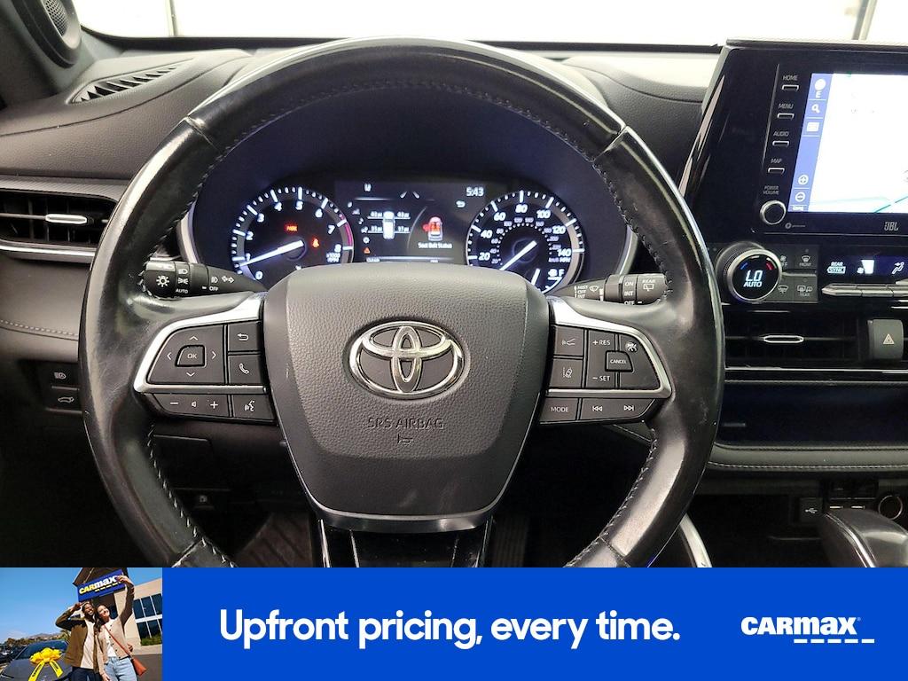 used 2021 Toyota Highlander car, priced at $32,998