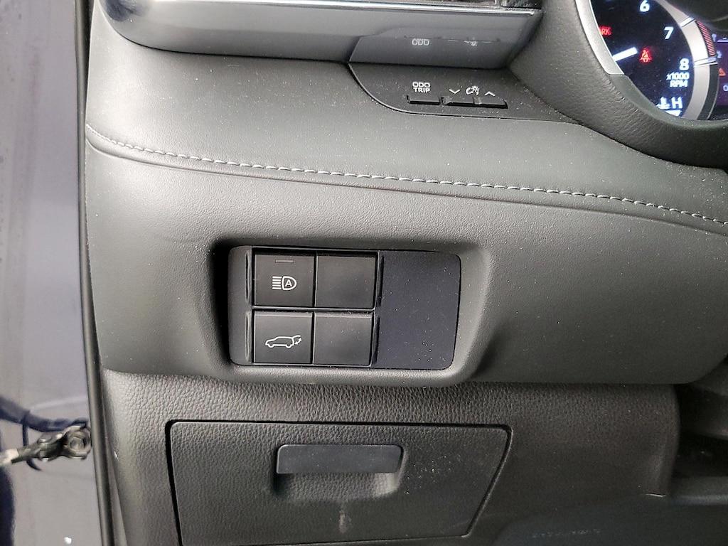 used 2021 Toyota Highlander car, priced at $32,998