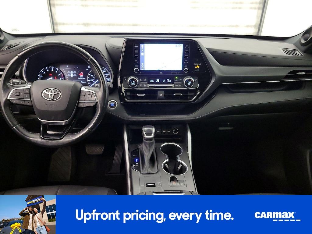 used 2021 Toyota Highlander car, priced at $32,998