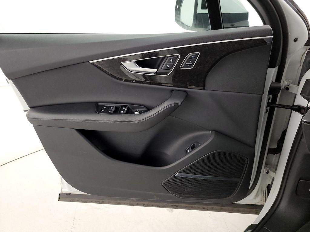 used 2023 Audi Q7 car, priced at $43,998