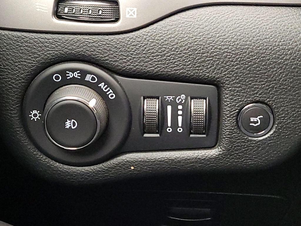 used 2022 Jeep Cherokee car, priced at $22,998