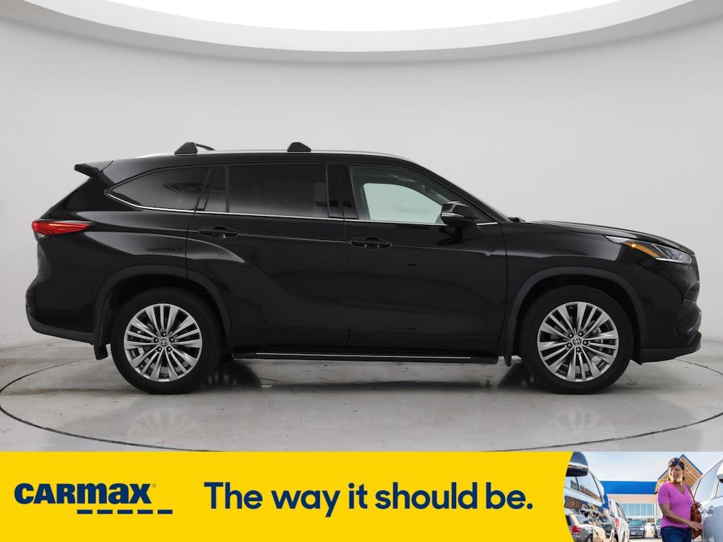 used 2022 Toyota Highlander car, priced at $39,998