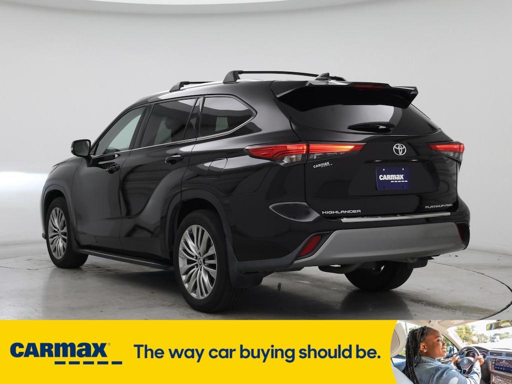 used 2022 Toyota Highlander car, priced at $39,998