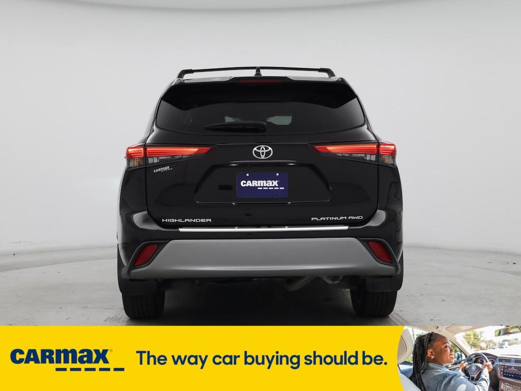 used 2022 Toyota Highlander car, priced at $39,998