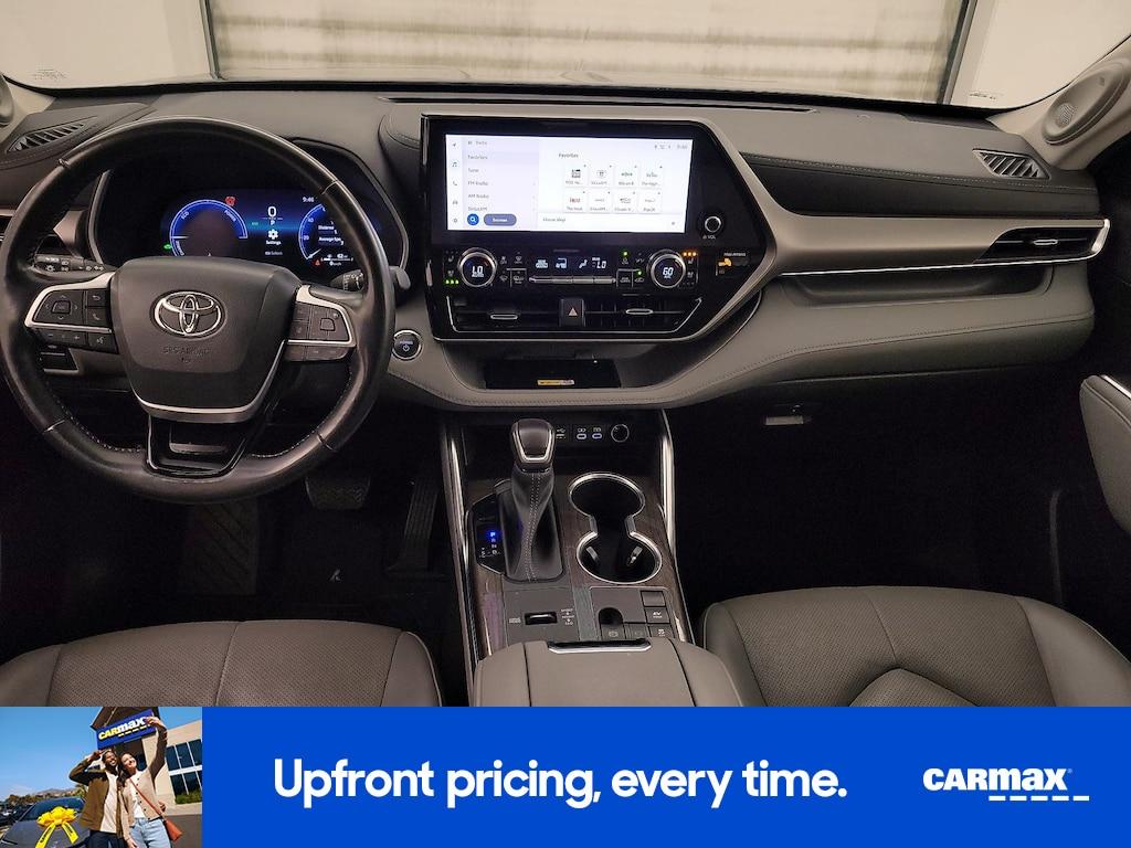 used 2023 Toyota Highlander Hybrid car, priced at $35,998