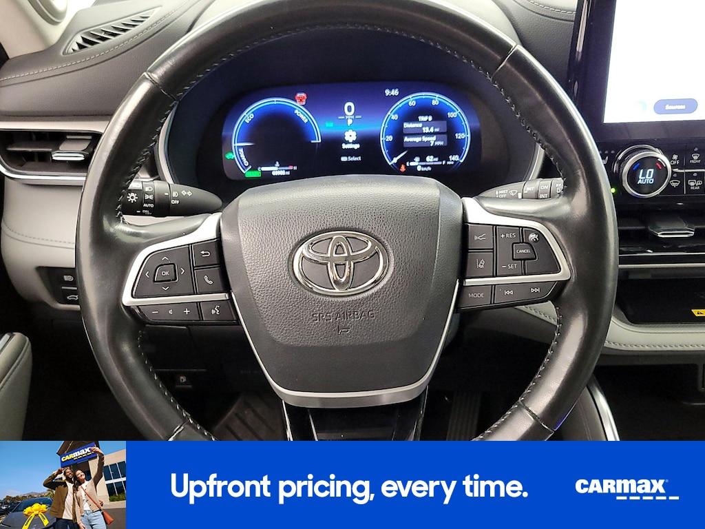 used 2023 Toyota Highlander Hybrid car, priced at $35,998