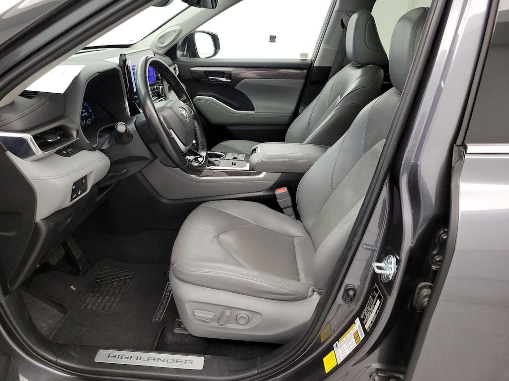used 2023 Toyota Highlander Hybrid car, priced at $35,998