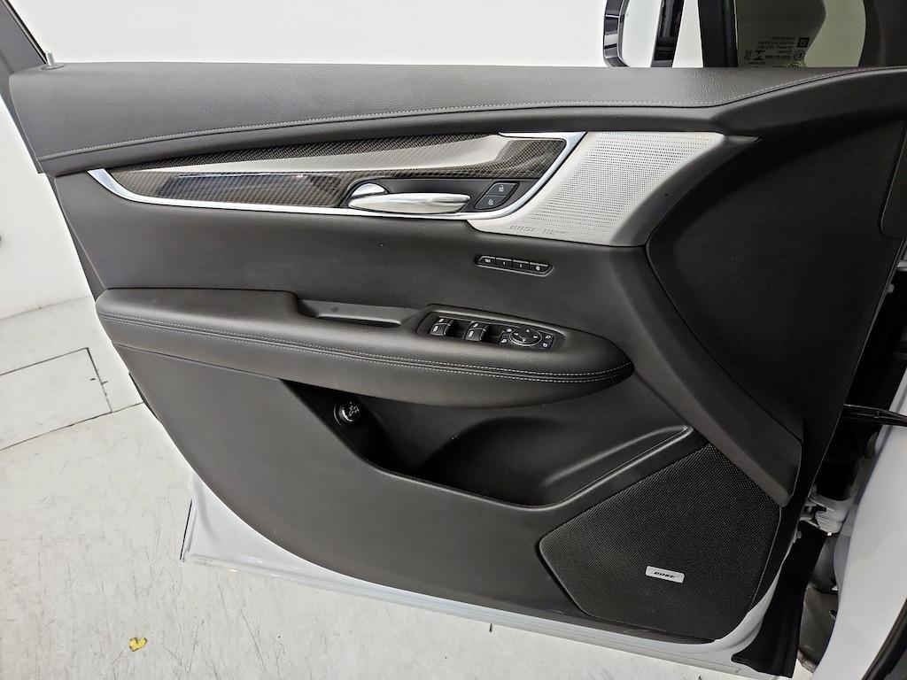 used 2021 Cadillac XT6 car, priced at $37,998