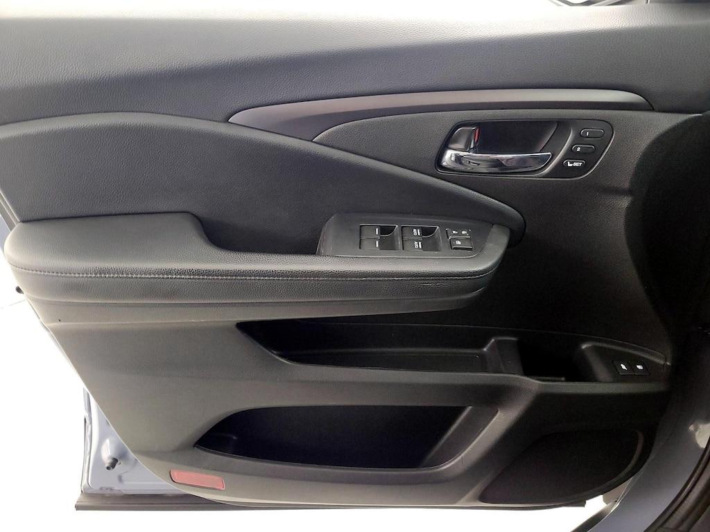 used 2022 Honda Pilot car, priced at $32,998