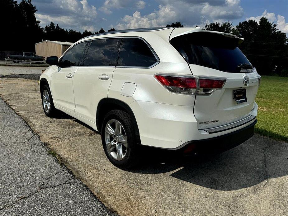 used 2014 Toyota Highlander car, priced at $14,495