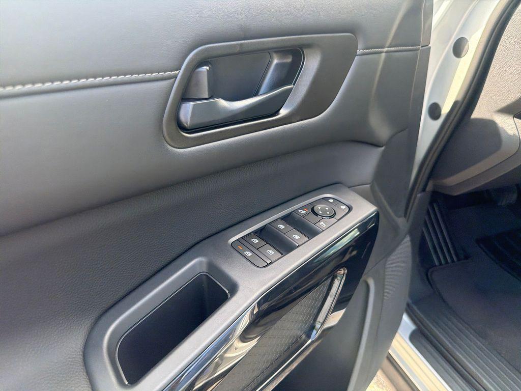new 2025 Nissan Pathfinder car, priced at $40,486