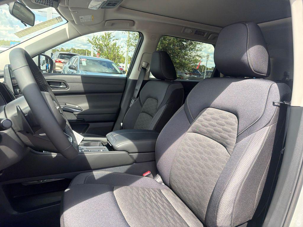new 2025 Nissan Pathfinder car, priced at $40,486