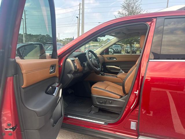 new 2025 Nissan Pathfinder car, priced at $49,943