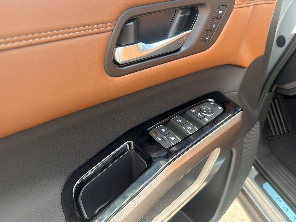 new 2025 Nissan Pathfinder car, priced at $49,671