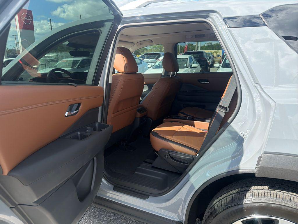 new 2025 Nissan Pathfinder car, priced at $49,671