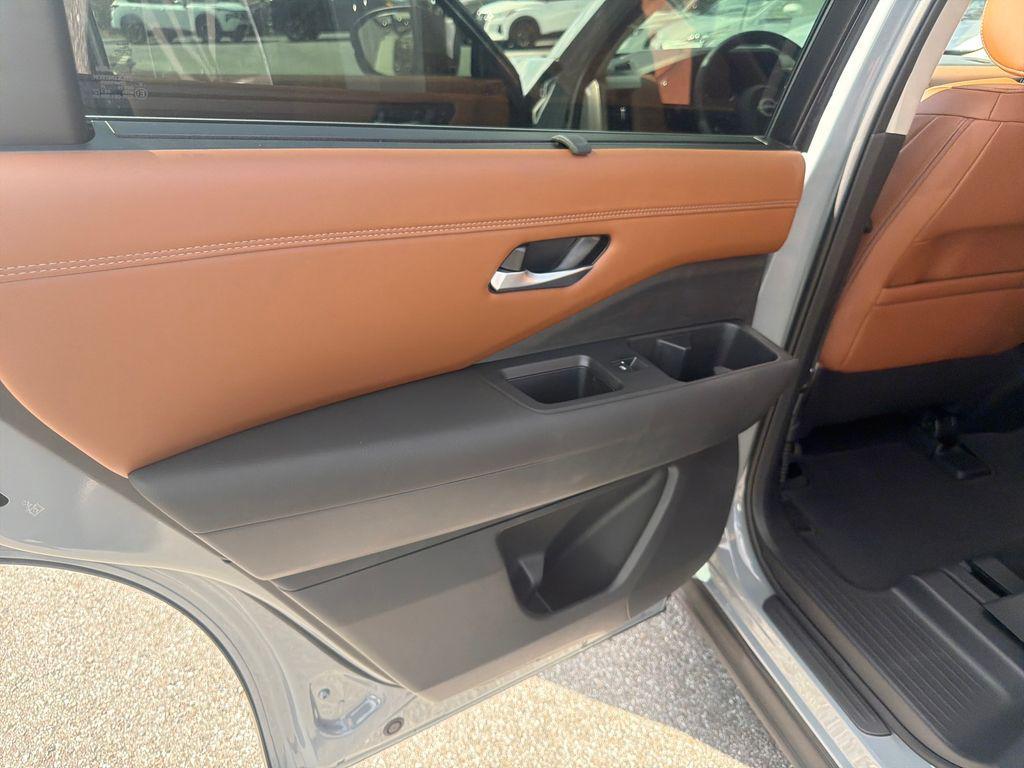 new 2025 Nissan Pathfinder car, priced at $49,671