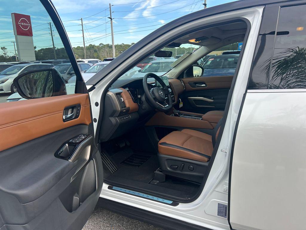 new 2025 Nissan Pathfinder car, priced at $49,074