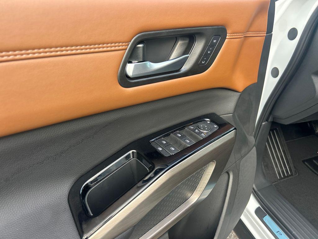new 2025 Nissan Pathfinder car, priced at $49,074