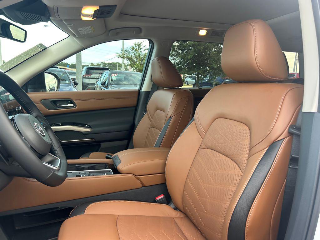new 2025 Nissan Pathfinder car, priced at $49,074