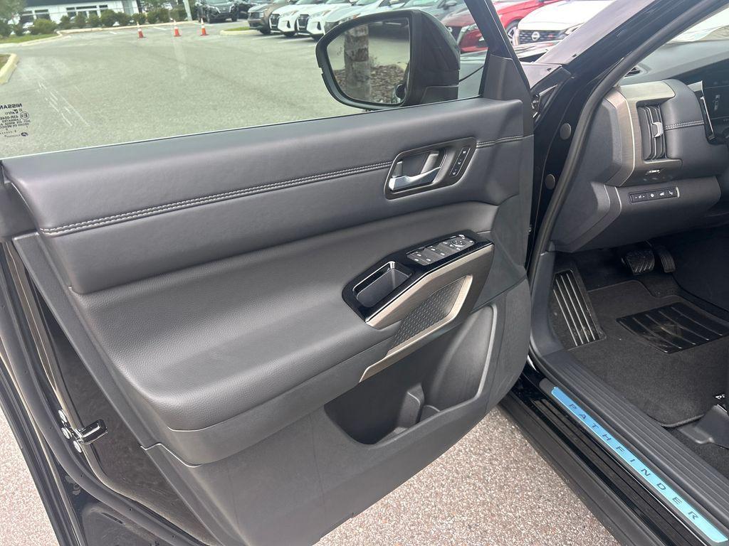 new 2025 Nissan Pathfinder car, priced at $47,754