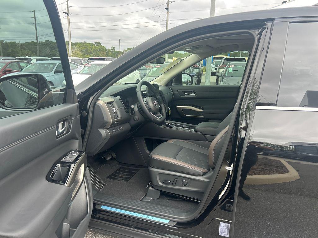 new 2025 Nissan Pathfinder car, priced at $47,754