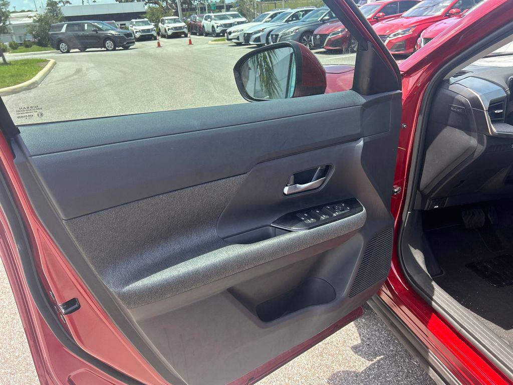 new 2025 Nissan Kicks car, priced at $25,408