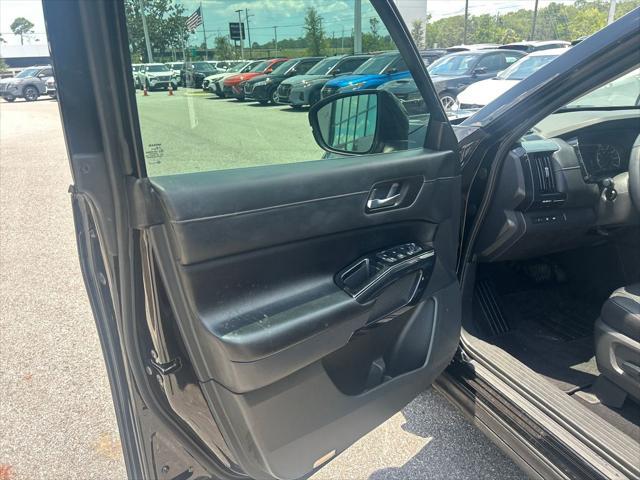 used 2022 Nissan Pathfinder car, priced at $31,921
