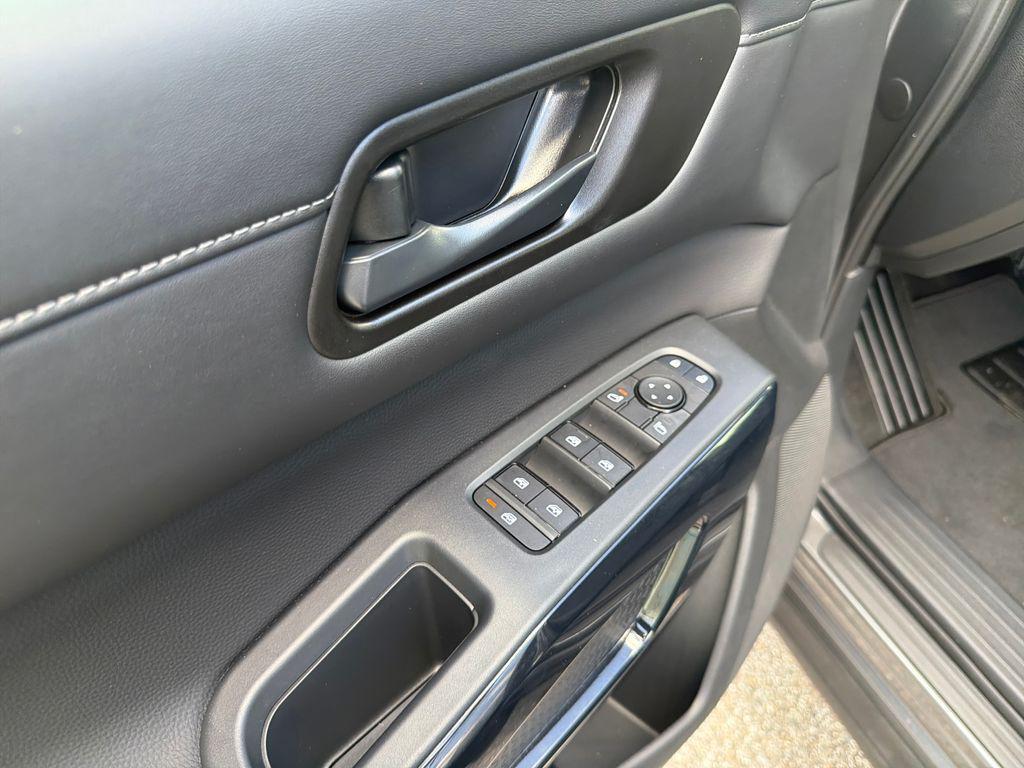 new 2025 Nissan Pathfinder car, priced at $36,477