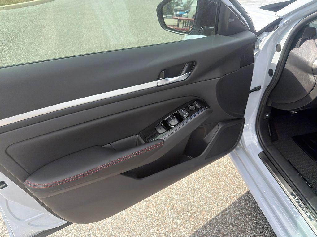 new 2025 Nissan Altima car, priced at $29,744