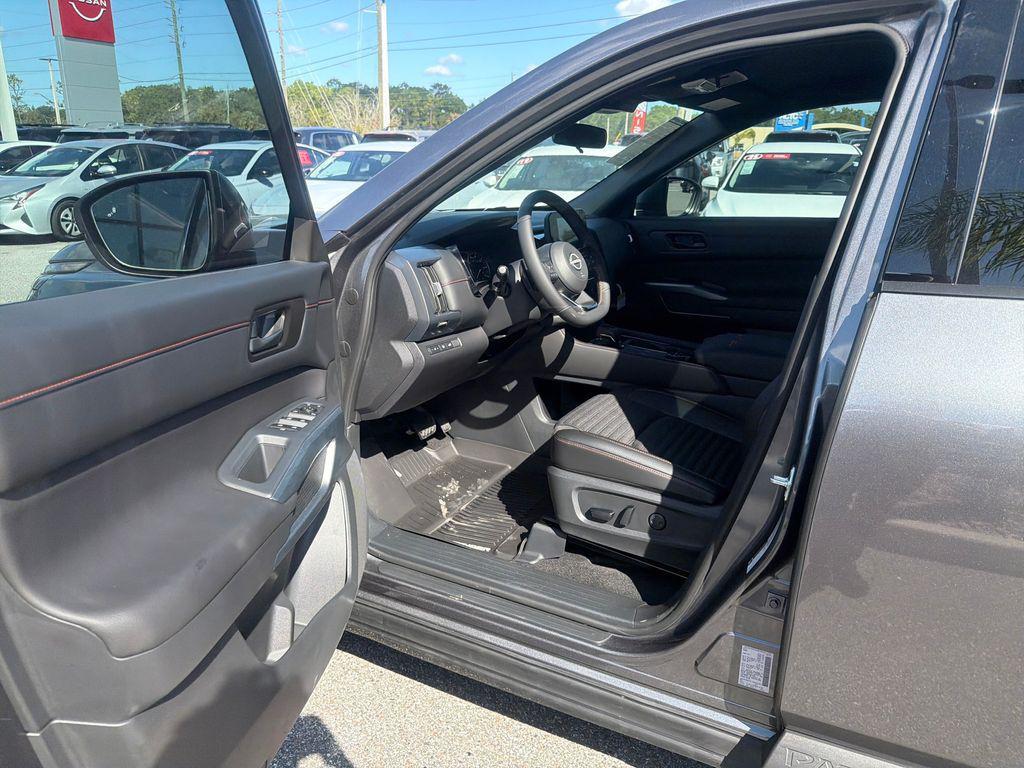 new 2025 Nissan Pathfinder car, priced at $44,187
